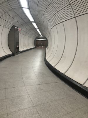 The second stretch of tunnel in exiting Liverpool street station at the Moorgate end